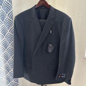 NWT Lazetti Couture Mens Two Piece Suit Charcoal Plaid 46S